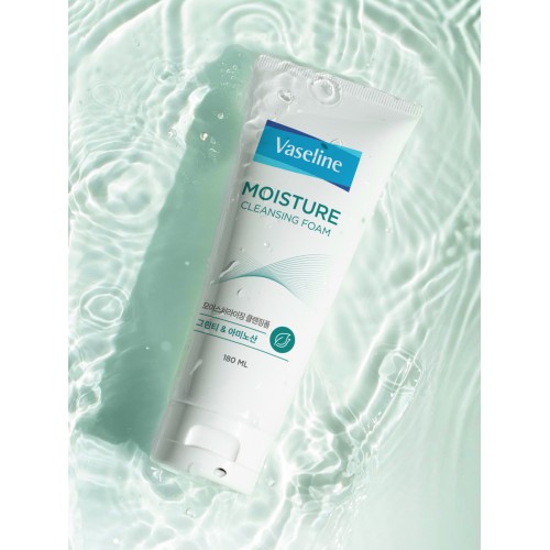 DAISO Vaseline Moisturizing Cleansing Foam 180ml