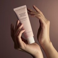 Dear Dahlia Skin Paradise Sheer Soft Hand Cream